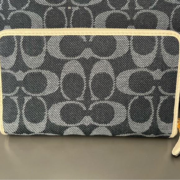 Coach wallet - Picture 3 of 5